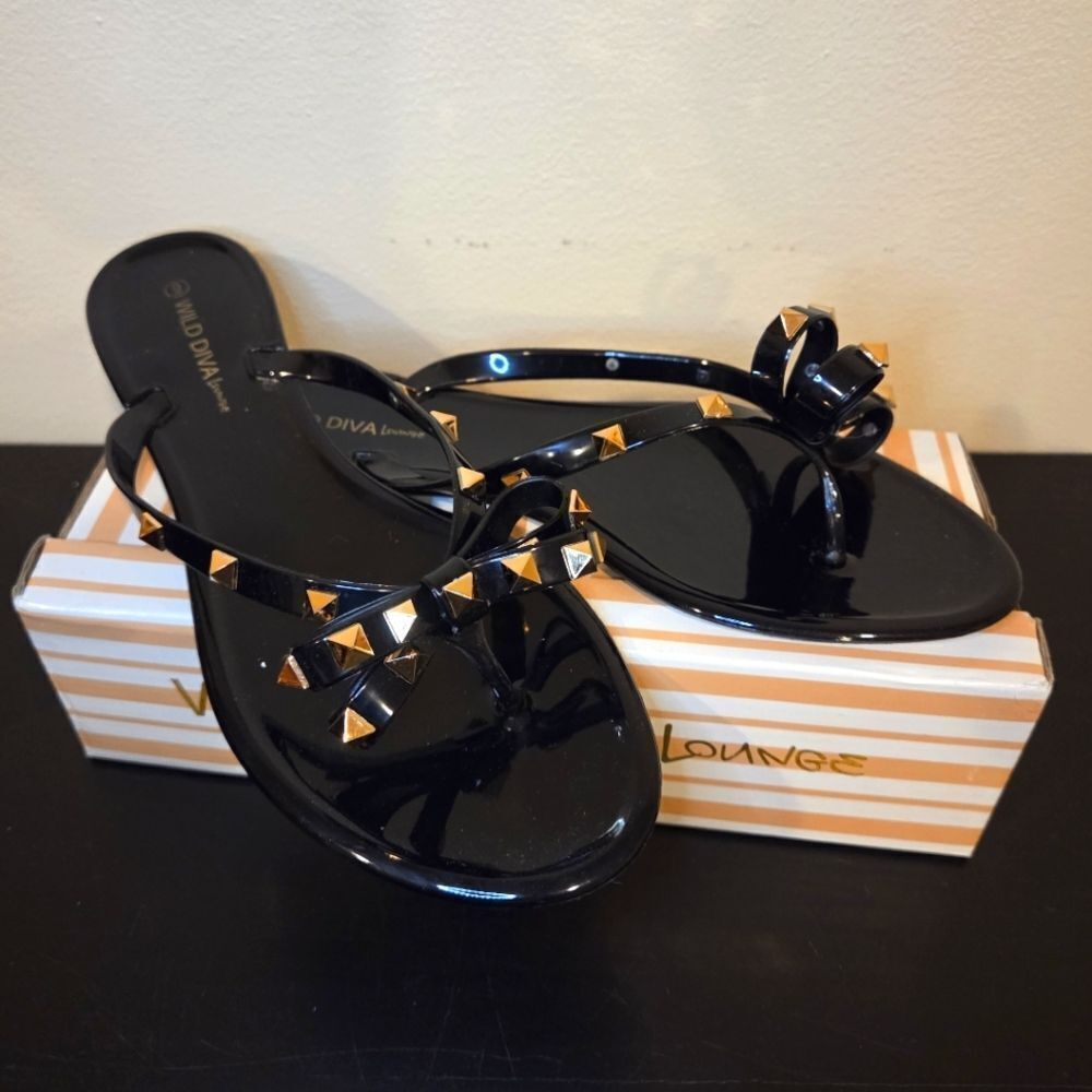 Black bow sandals
